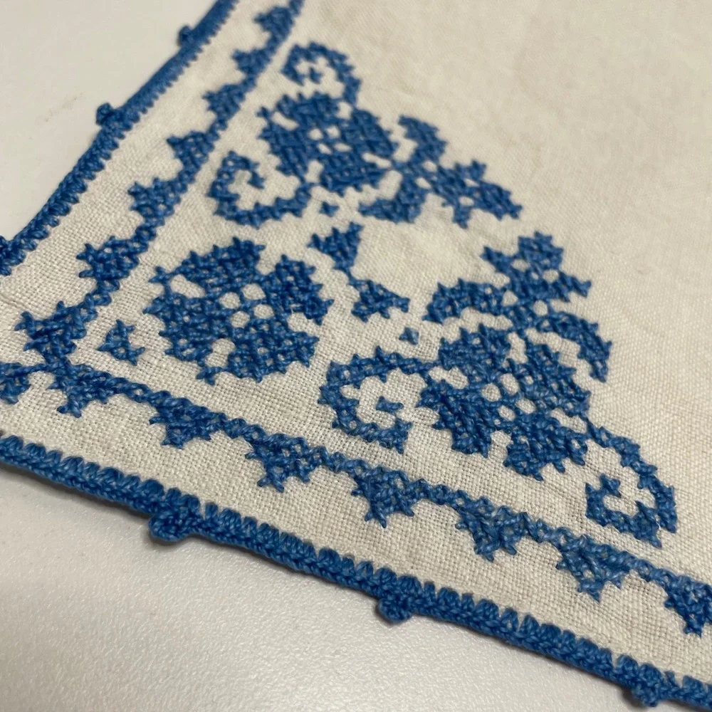 Vintage Handmade Blue Cross Stitch Linen Placemats Set 6 Floral Crocheted Edge
